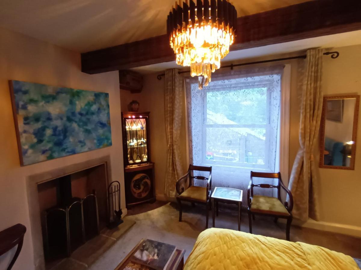 4 Bedroom Period Townhouse In The Heart Of Hebden Hebden Bridge Exterior foto